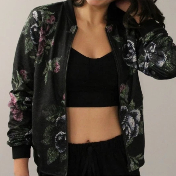 lululemon athletica Jackets & Blazers - Lululemon | Party Bomb Jacket | Garden Party Smooth Silver Multi | Sz 6/8 | EUC